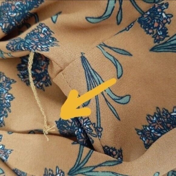 GILLI / Flowy Lightweight Surplice Floral Dress w/ Tie Belt Tan Brown Sz M - Picture 12 of 12